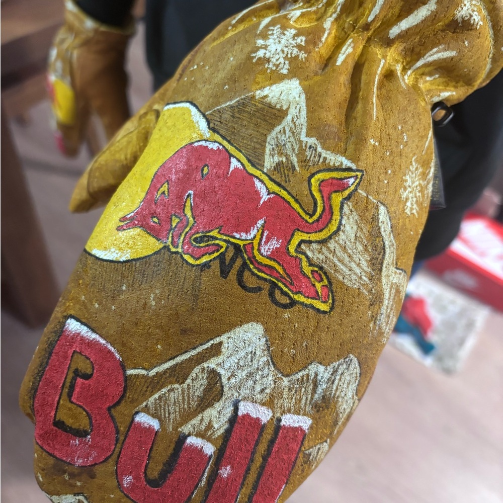 Red Bull Winter Mittens - Picture 3 of 3
